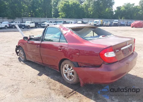 2004 Toyota Camry Le V6 z USA, uszkodzony, nr VIN 4T1BF32KX4U073166